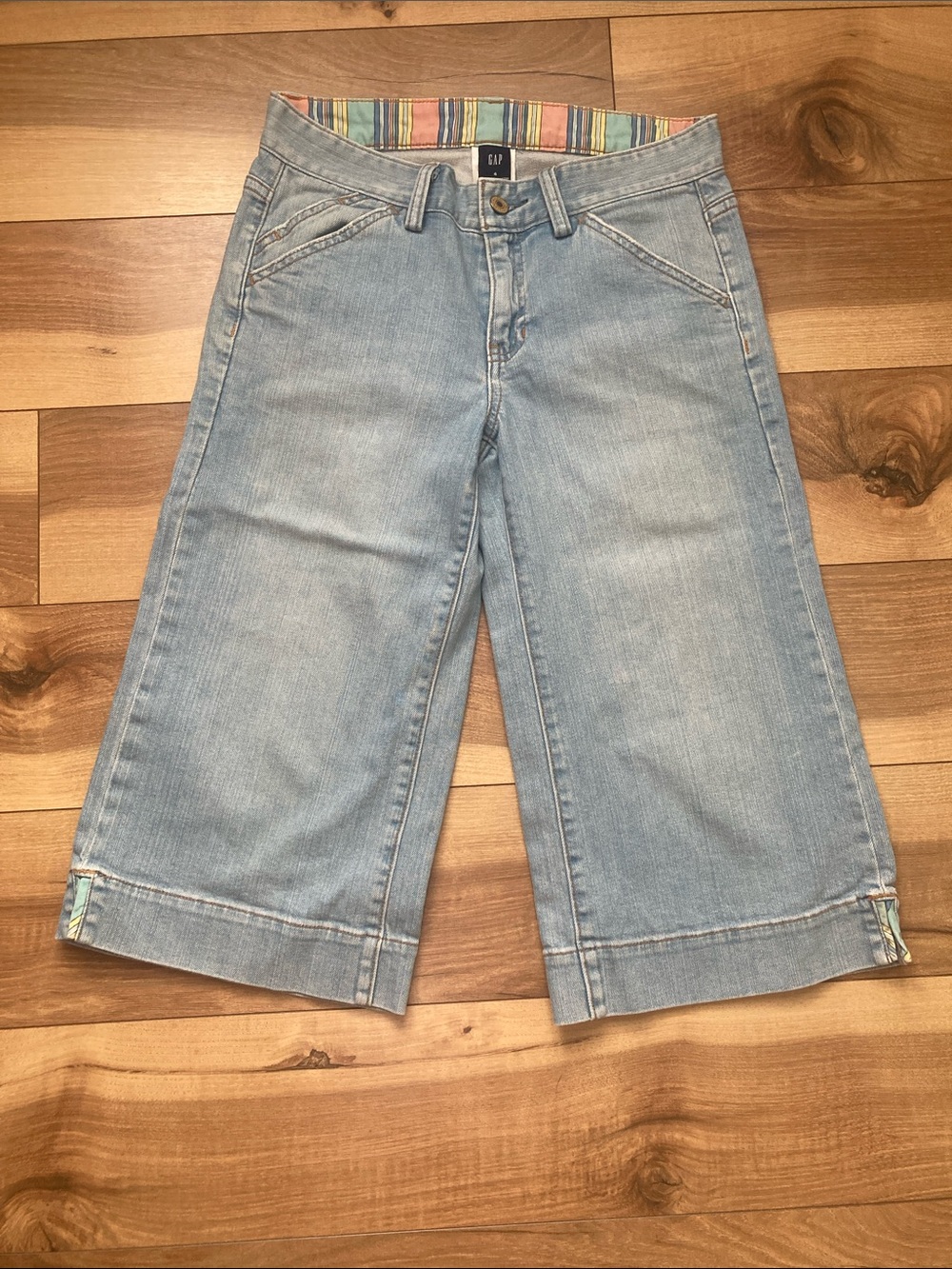 GAP 90s Vintage Light Wash Culotte Jeans
